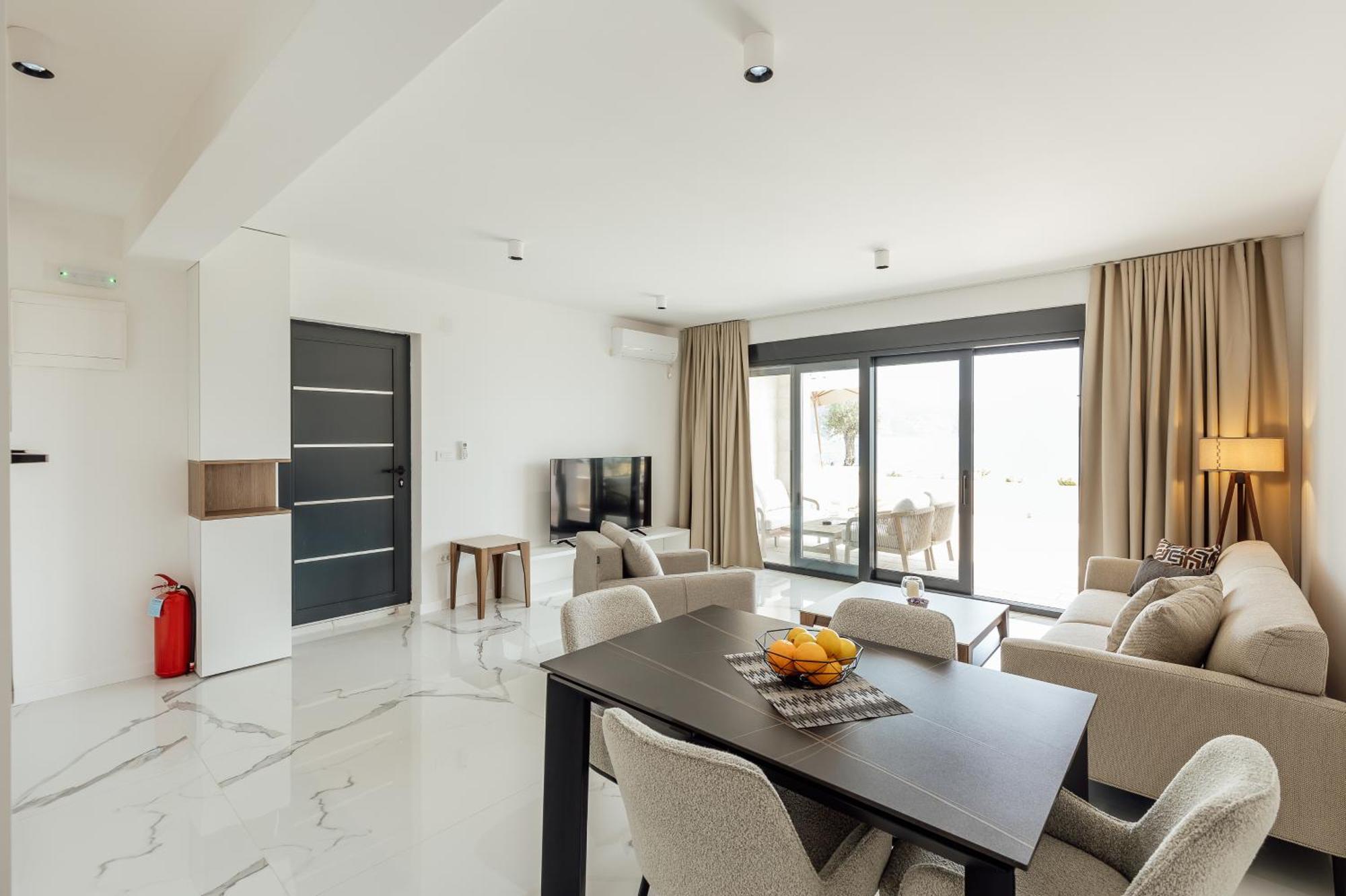 Savina Beachfront Oasis แฮร์เซ็ก-โนวี ภายนอก รูปภาพ