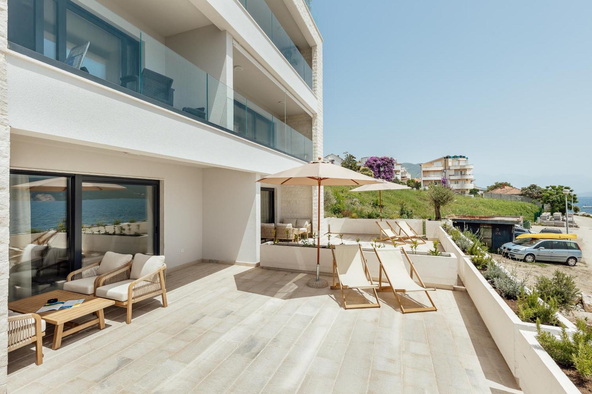 Savina Beachfront Oasis แฮร์เซ็ก-โนวี ภายนอก รูปภาพ