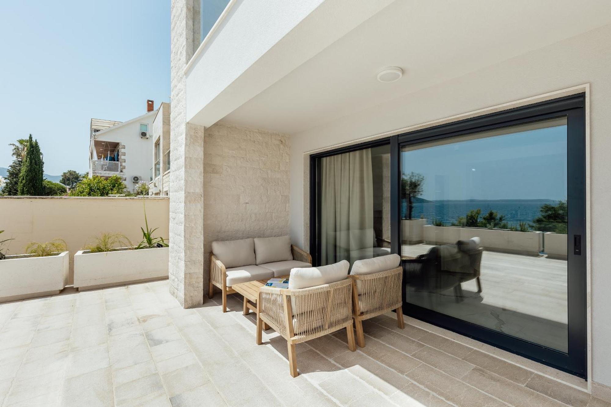 Savina Beachfront Oasis แฮร์เซ็ก-โนวี ภายนอก รูปภาพ